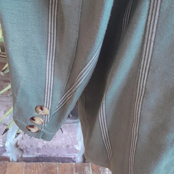 Moods by Krizia Blazer and Short Set - Picture 9 of 9